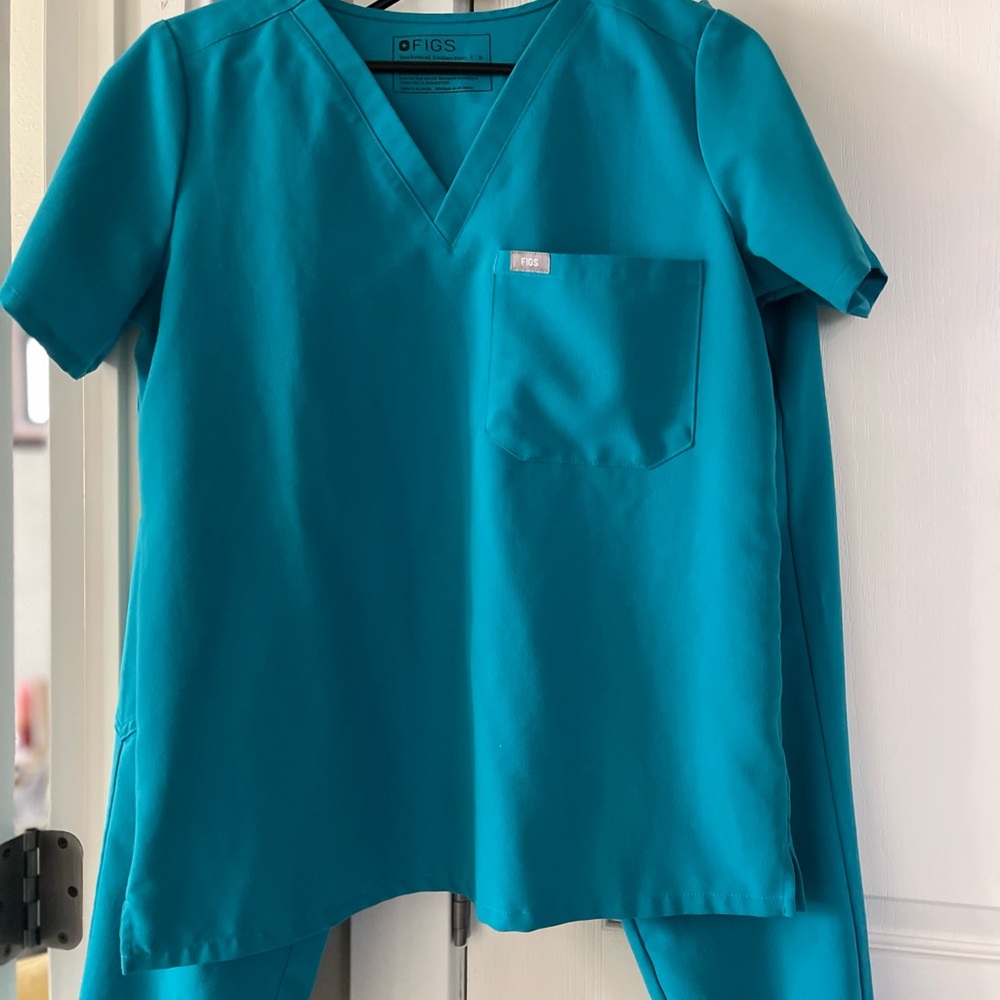 Like new figs scrub set. Small/petite